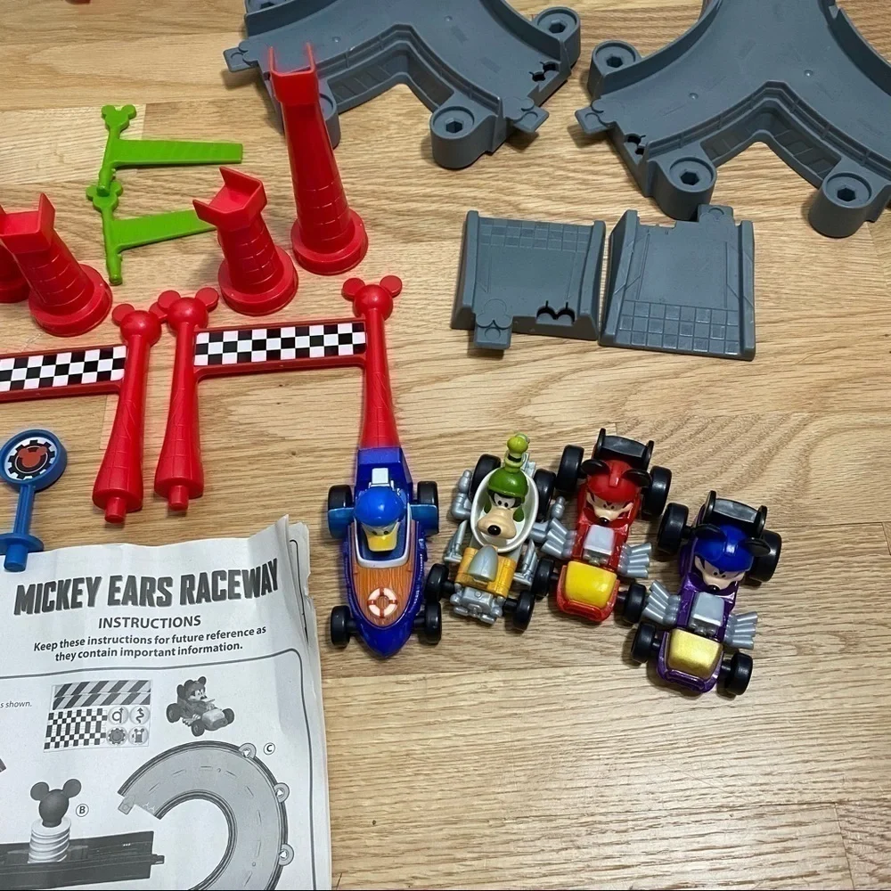Mickey Ears Raceway W/ 3 Diecast Cars Goofy Mickey Mouse Donald Duck Play Set